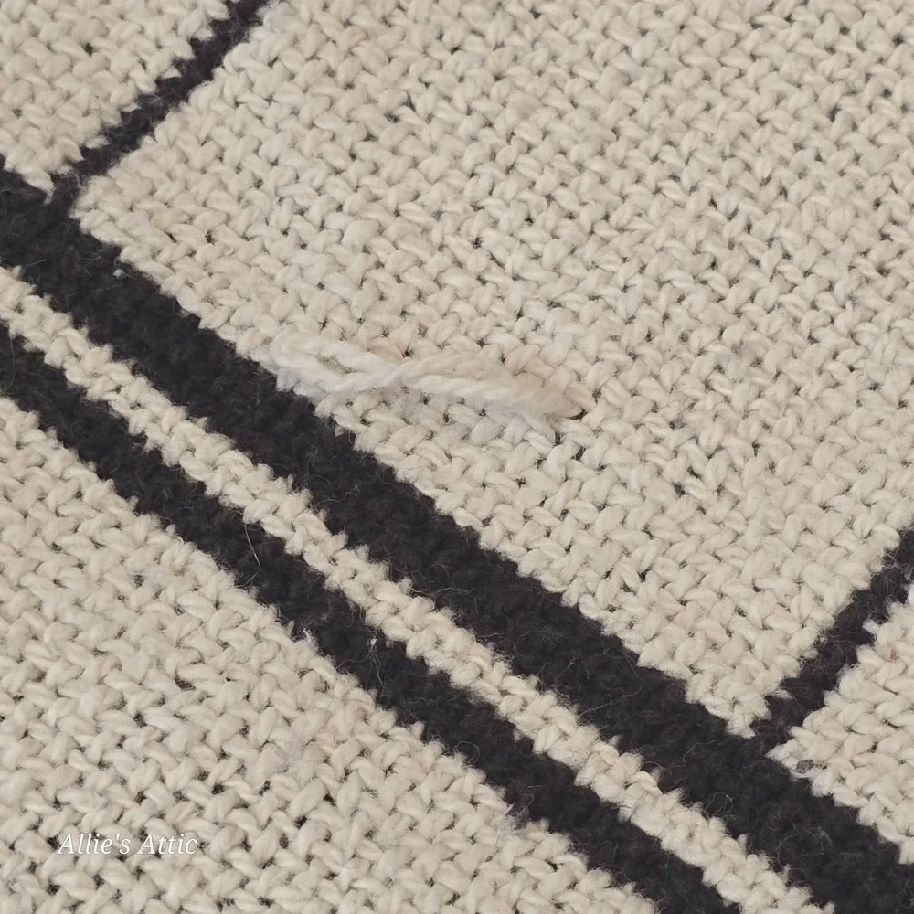 Tapestry Throw Blanket Couch Music Piano Keys Notes Reversible Black White‎ READ